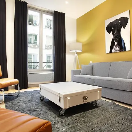 Rent A - Bonne Nouvelle * Paryż