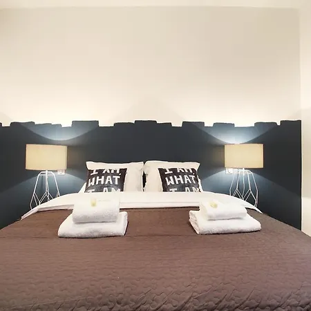 Rent A - Bonne Nouvelle * Paryż